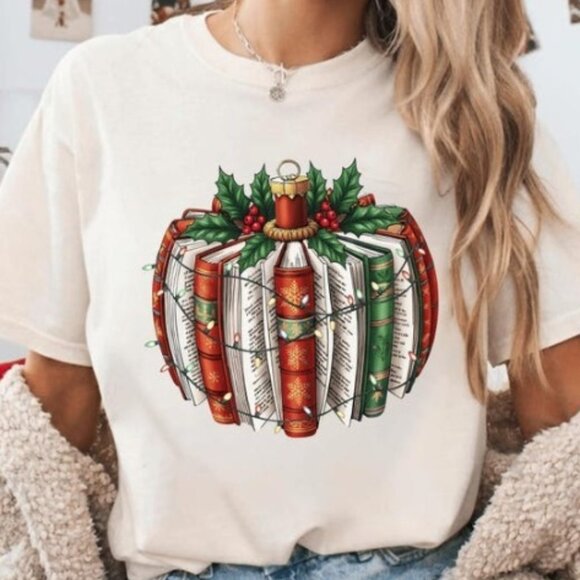 Tops - Christmas Book Pumpkin T-Shirt, Retro Winter Christmas Shirt
